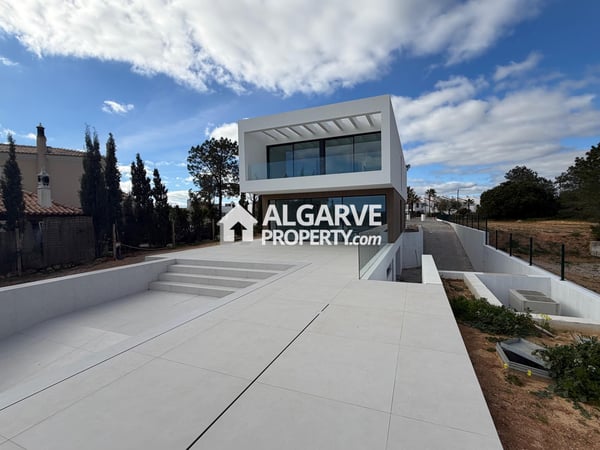 Villa in Cavacos - view 1