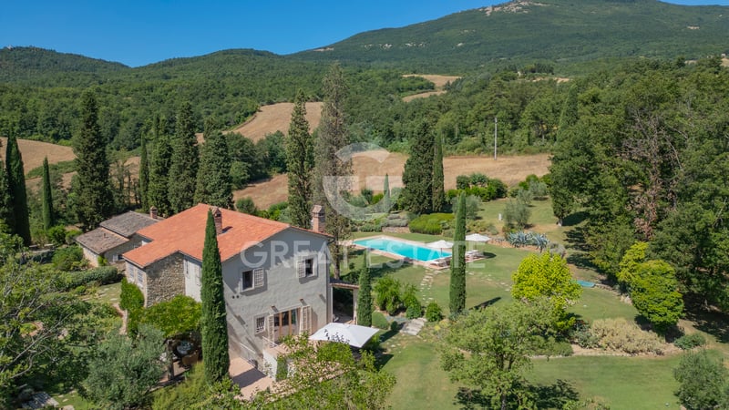 House in Cetona - view 1