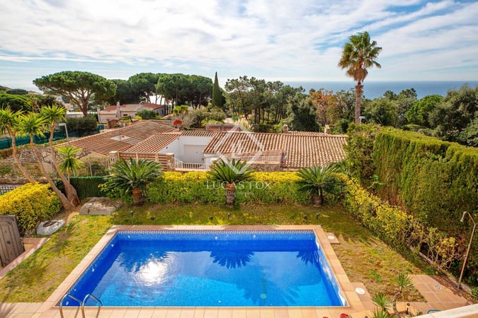 House in Girona - view 1