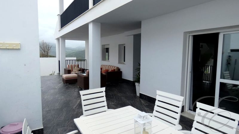 Villa in Villanueva de la Concepcion - view 1