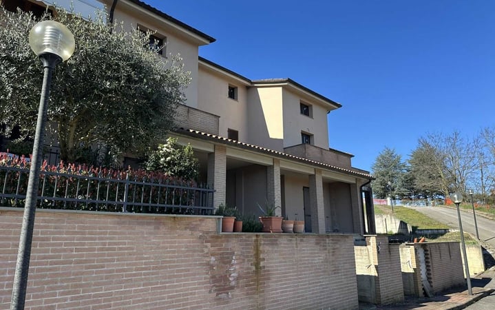 House in Citta della Pieve - view 1