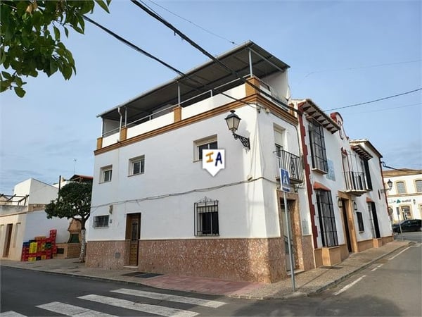 House in Bobadilla - view 1