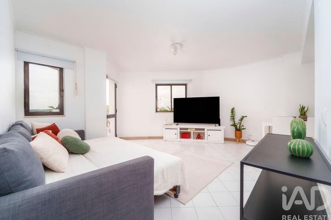 Apartment in Quarteira - view 1