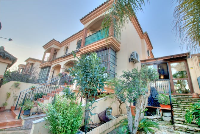 House in Alhaurin de la Torre - view 1