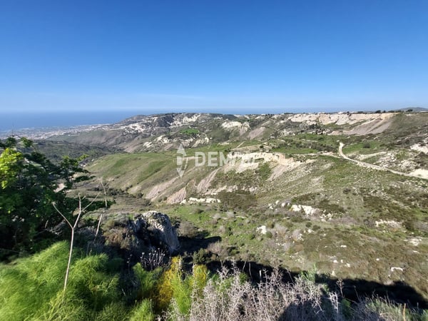 Land in Kathikas - view 1