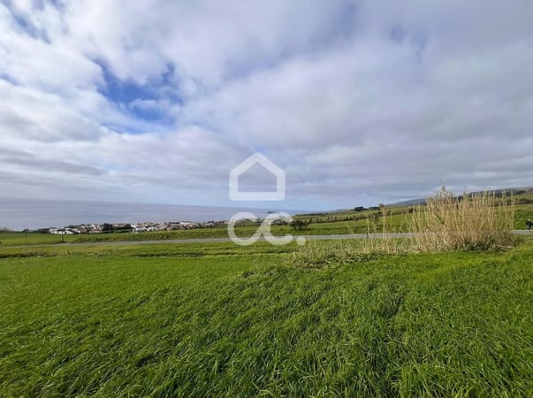 Land in Ponta Garca - view 1