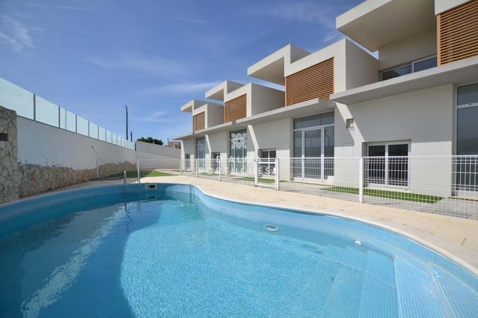 Villa in Vale de Santa Maria - view 1