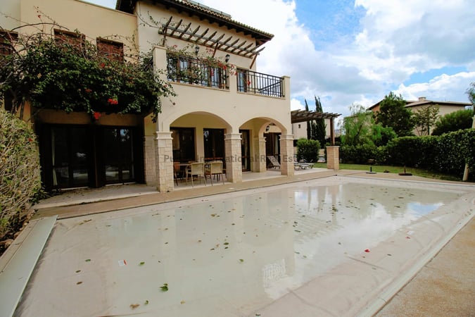 Apartment in Kouklia - view 1