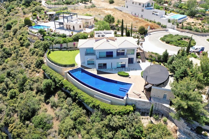 House in Kouklia - view 1