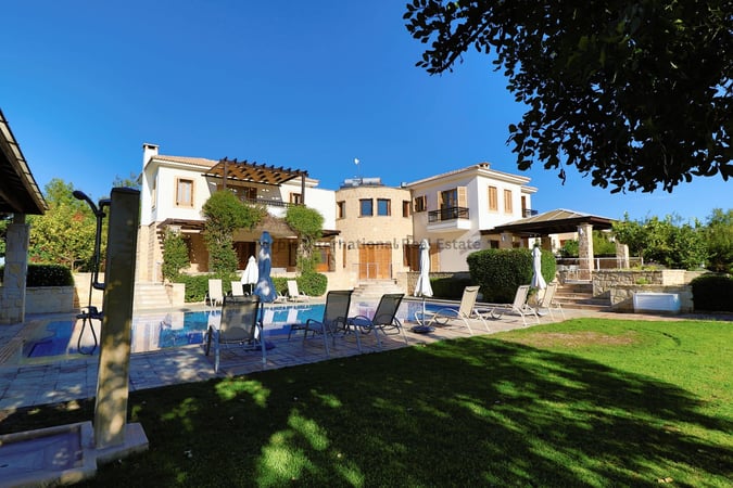 House in Kouklia - view 1