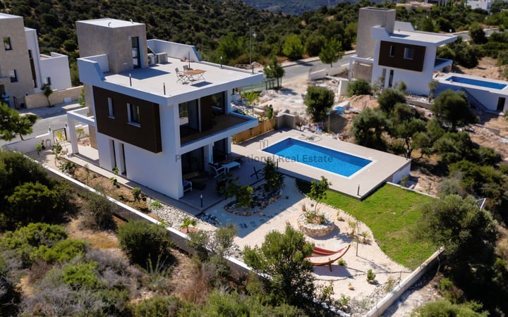 House in Kouklia - view 1