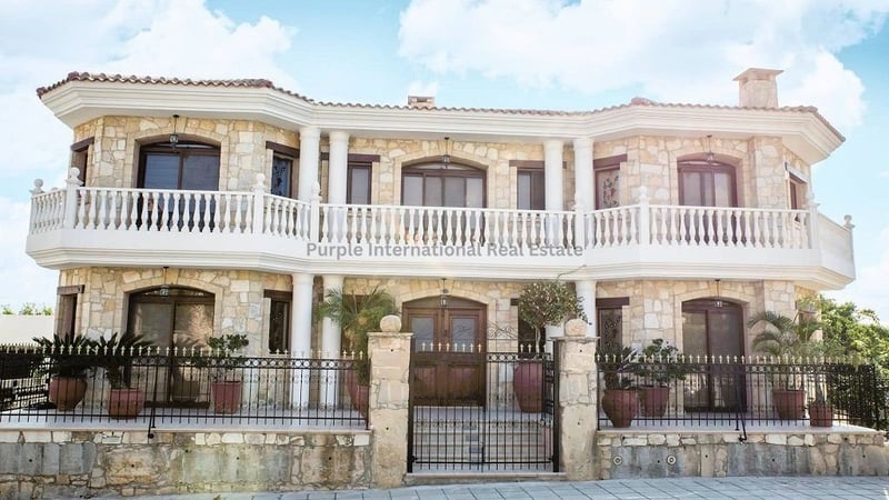 House in Agia Fylaxis - view 1