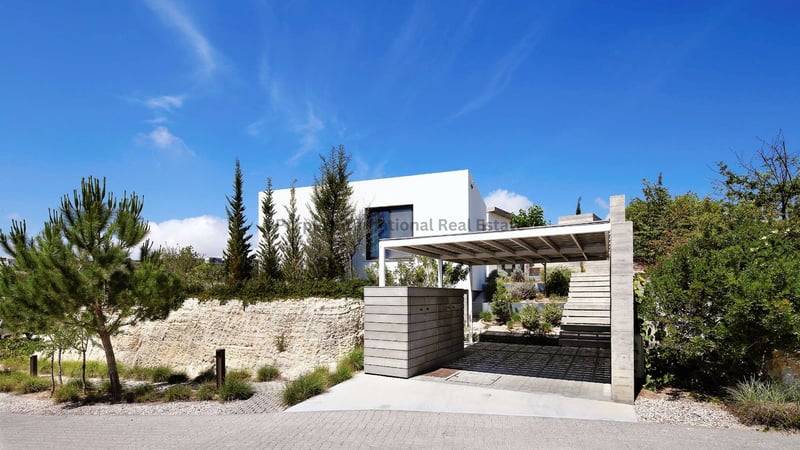 House in Tsada - view 1