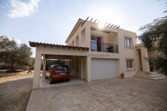 House in Steni - view 1