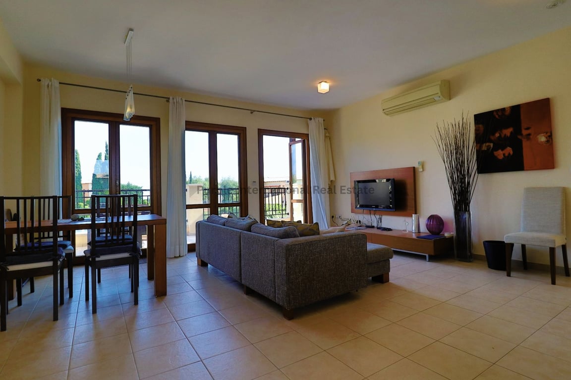 Apartment in Kouklia - Image 2