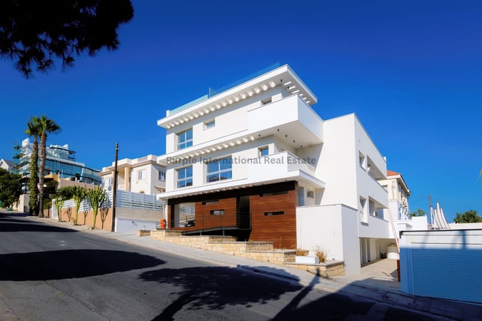 Apartment in Saint Paraskevi - view 1