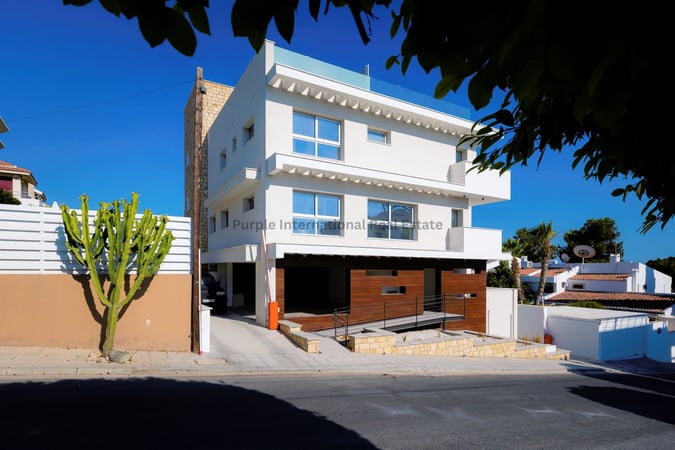 Apartment in Saint Paraskevi - view 1