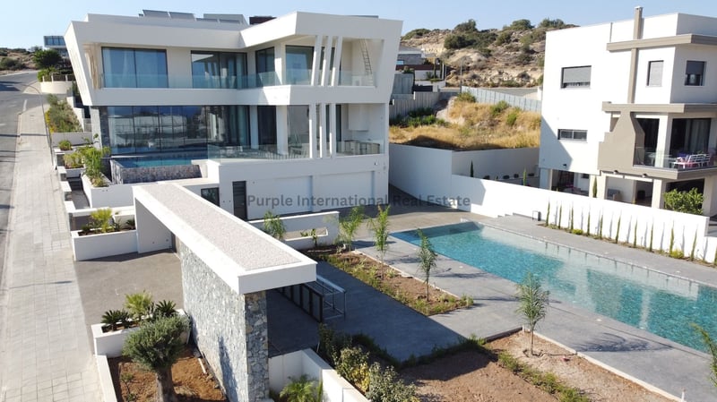 House in Saint Paraskevi - view 1