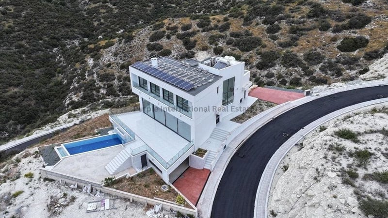 House in Agios Tychon - view 1