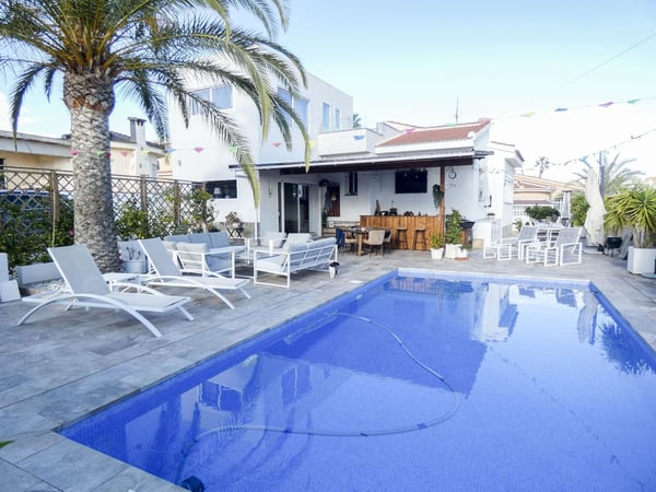 Villa in Alicante - view 1