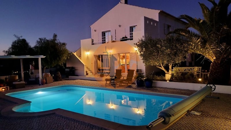 Villa in Conceicao - view 1