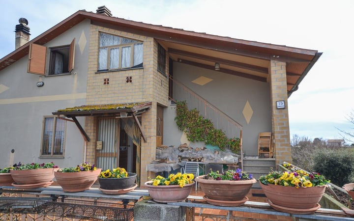 House in Orvieto - view 1