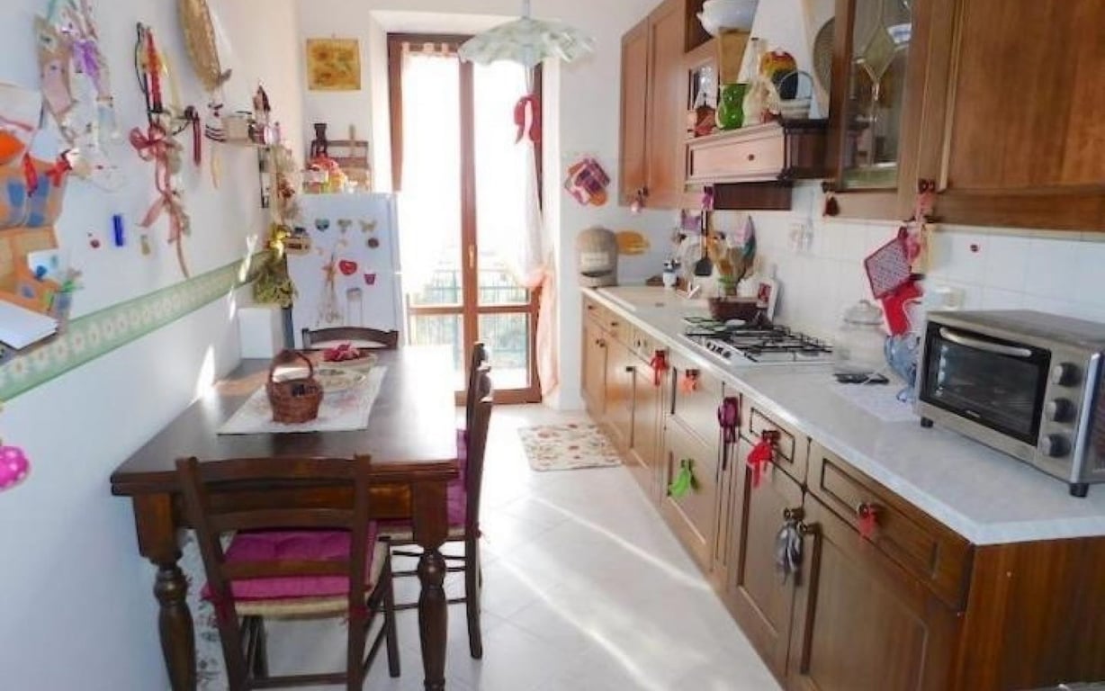 House in Castiglione del Lago - Image 3