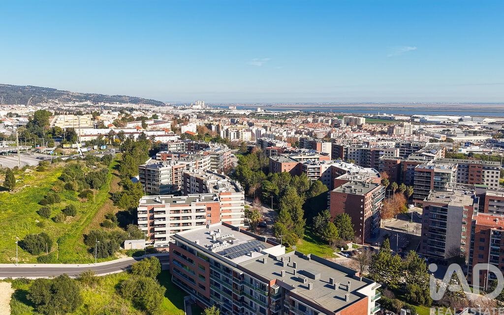 Apartment in Alverca do Ribatejo - Image 2