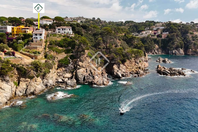 House in Girona - view 1