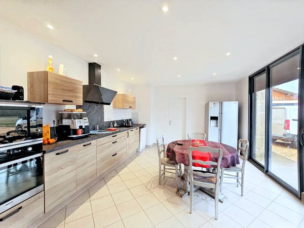 House in Miramont-de-Guyenne - view 1