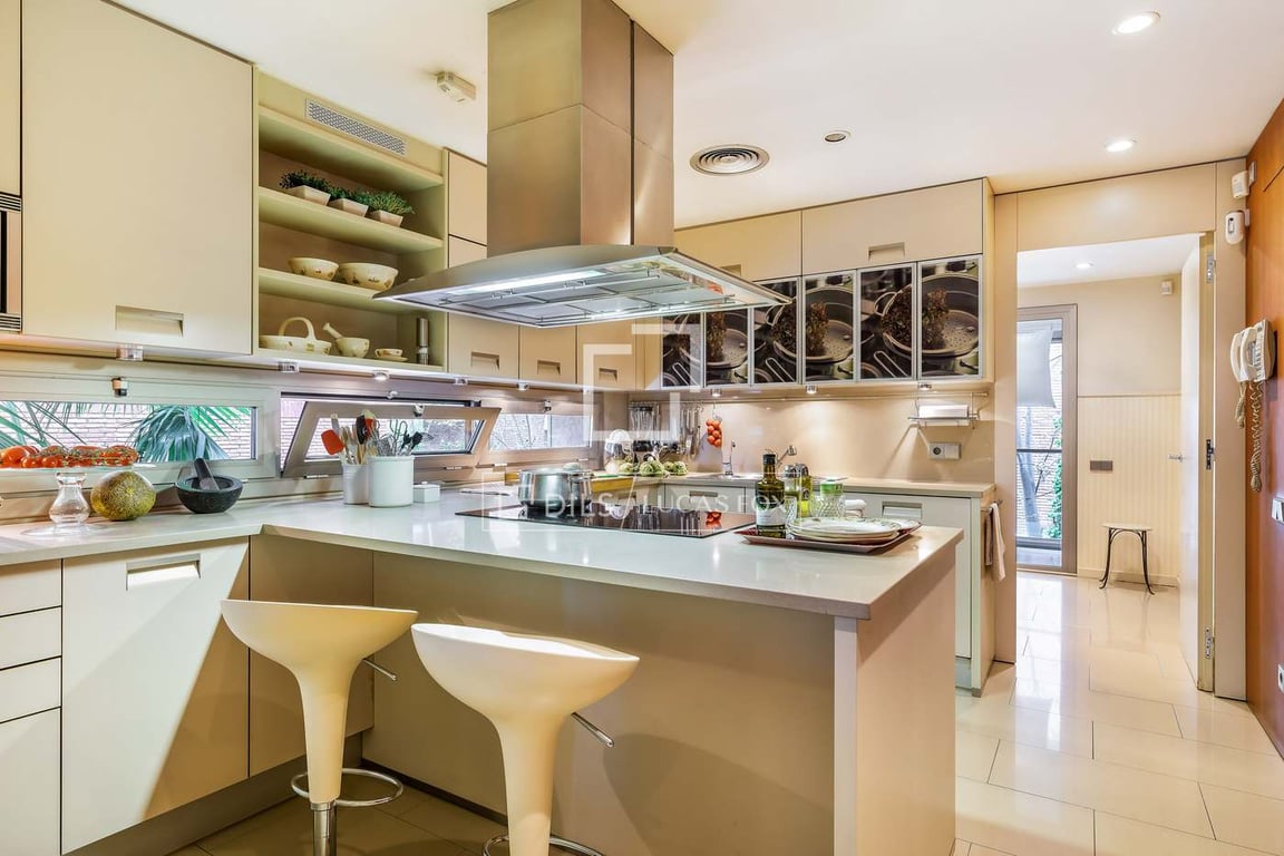 Apartment in Barcelona - Image 3