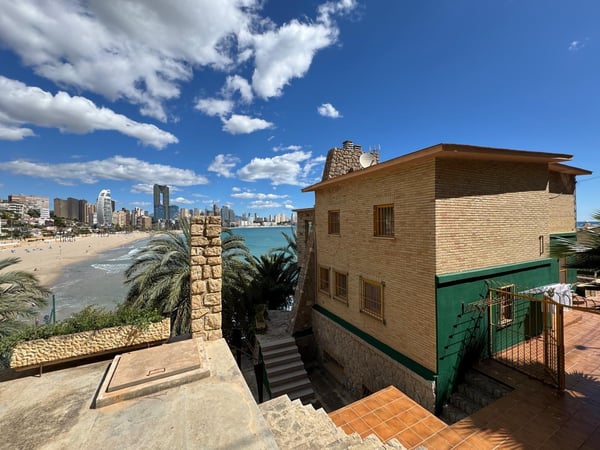 Villa in Benidorm - view 1