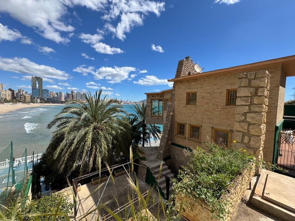 Villa in Benidorm - view 1