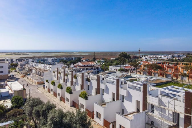 House in Fuzeta - view 1