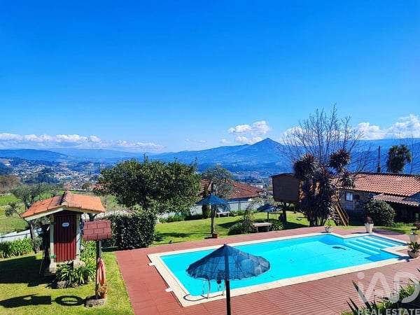 House in Arnoia - view 1