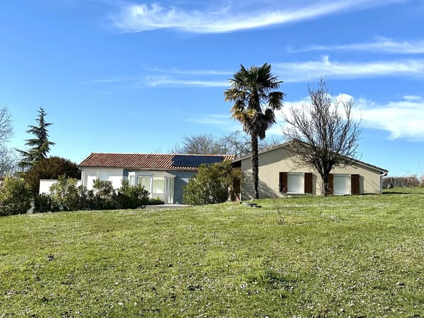 House in Montignac-le-Coq - view 1