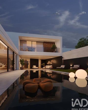 House in Milheiros - view 1