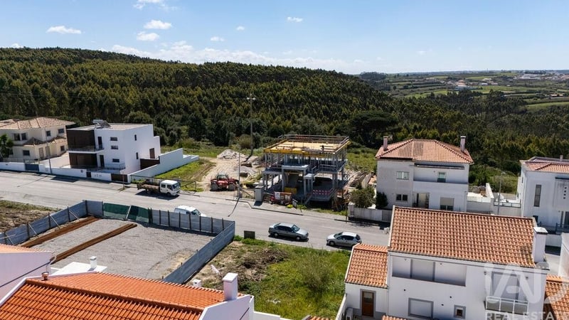House in Atouguia da Baleia - view 1