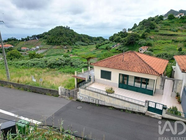 House in Santana - view 1