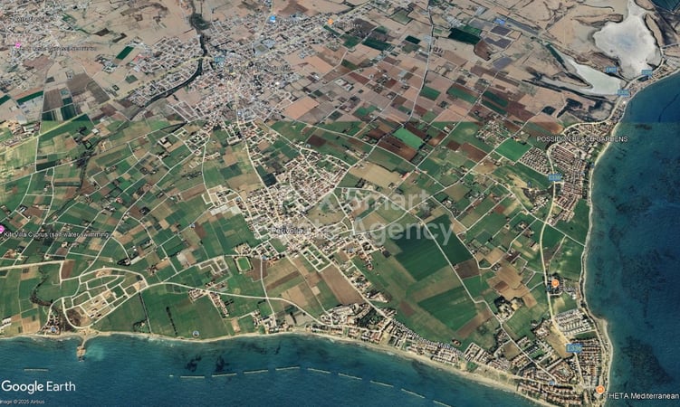 Land in Kiti - view 1