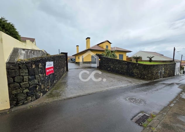 Villa in Lagoa - view 1