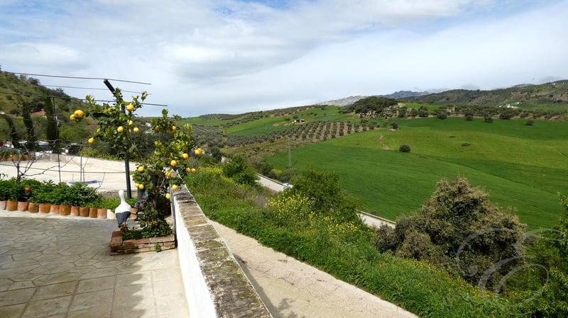 House in Casabermeja - view 1