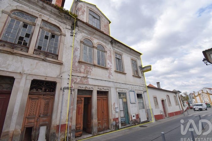House in Lousa - view 1