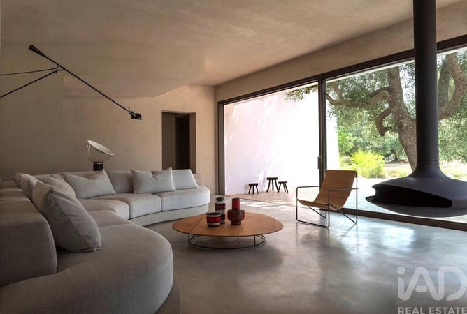 House in Pernes - view 1