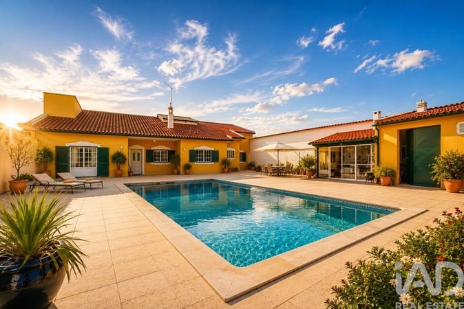 House in Rio Maior - view 1