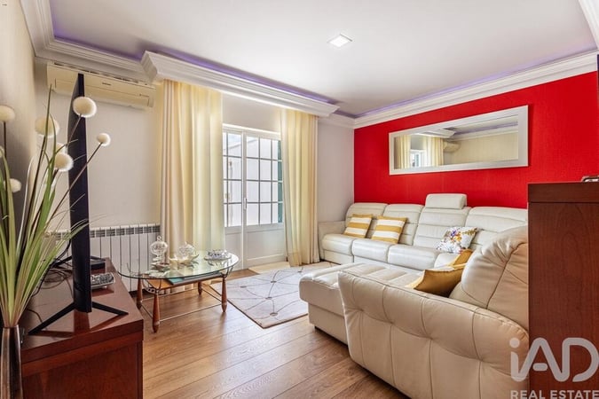 House in Rio Maior - view 1
