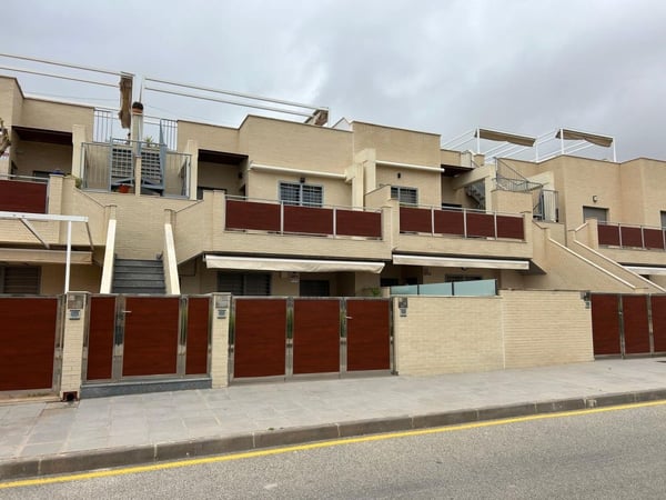 House in Torre de la Horadada - view 1