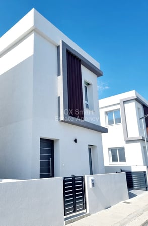 House in Moni - view 1