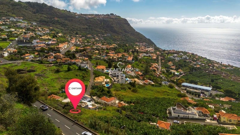 Land in Estreito da Calheta - view 1
