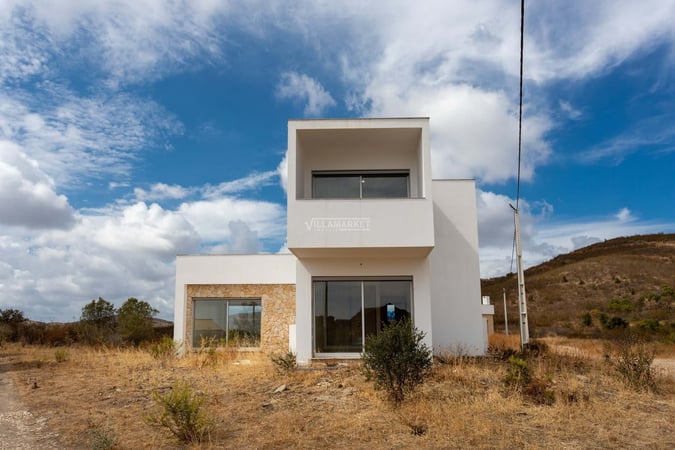 Villa in Taleiros - view 1